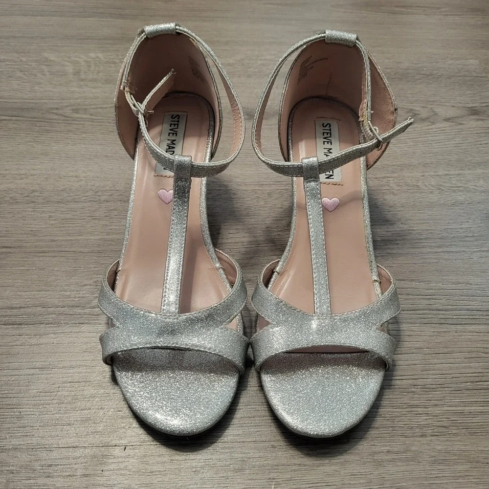 Steve Madden Girls Silver Glitter T-Strap Kitten Heel Dress Shoes Size 5 Big Kid